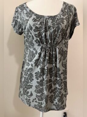 Liz Lange | Top | Maternity Gray Scoop Neck